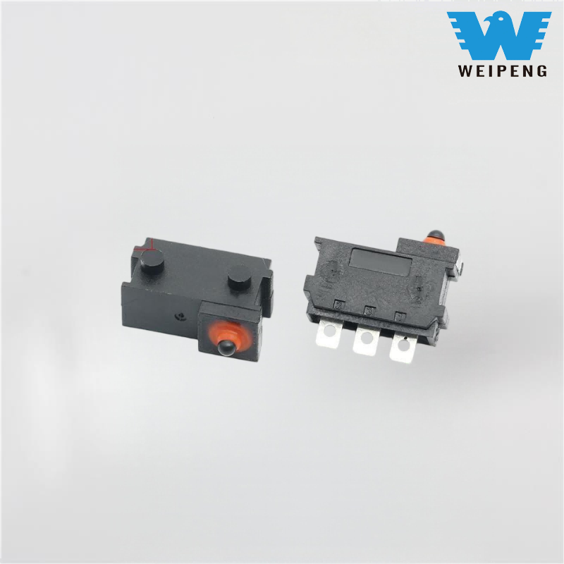 قفل باب السيارة وغطاء المحرك الصغير