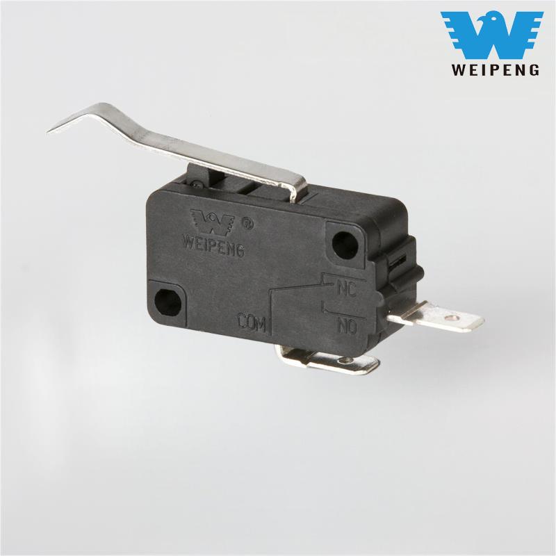 مقبض ذو طرفين باللون الفضي، مفتاح جزئي لسخان المياه مفتوح بشكل طبيعي